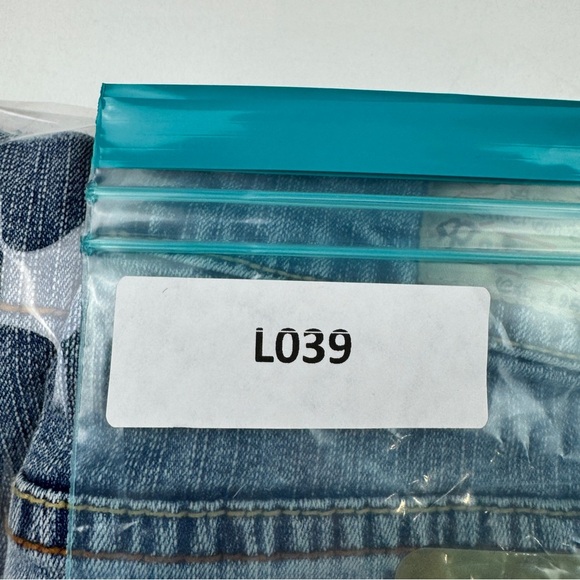 Paris Blues Women's Light Blue Denim Cullottes Capri Jeans size 14W - Picture 15 of 15